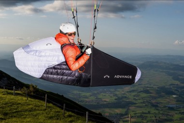 Gurtzeug WEIGHTLESS Grösse M | 1.98 kg (165-183...